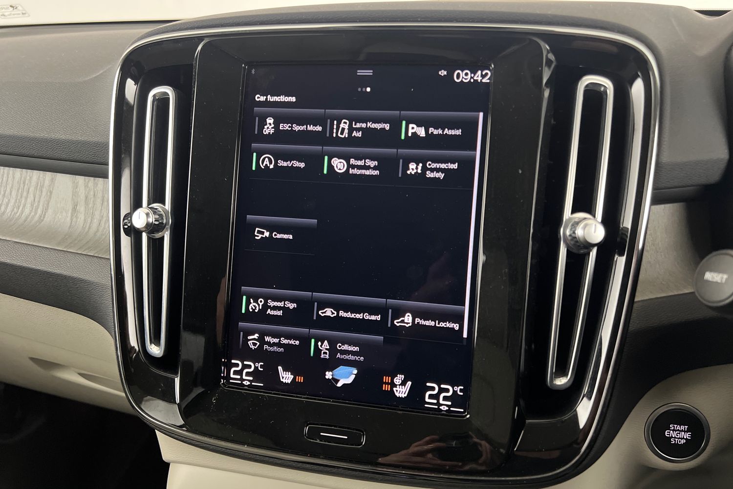 Used Volvo XC40 2022 for sale - 76907945: Photo 35