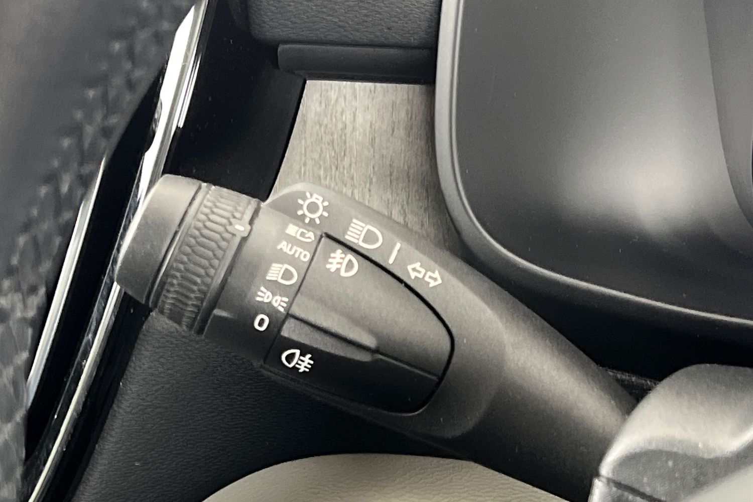 Used Volvo XC40 2022 for sale - 76907945: Photo 36