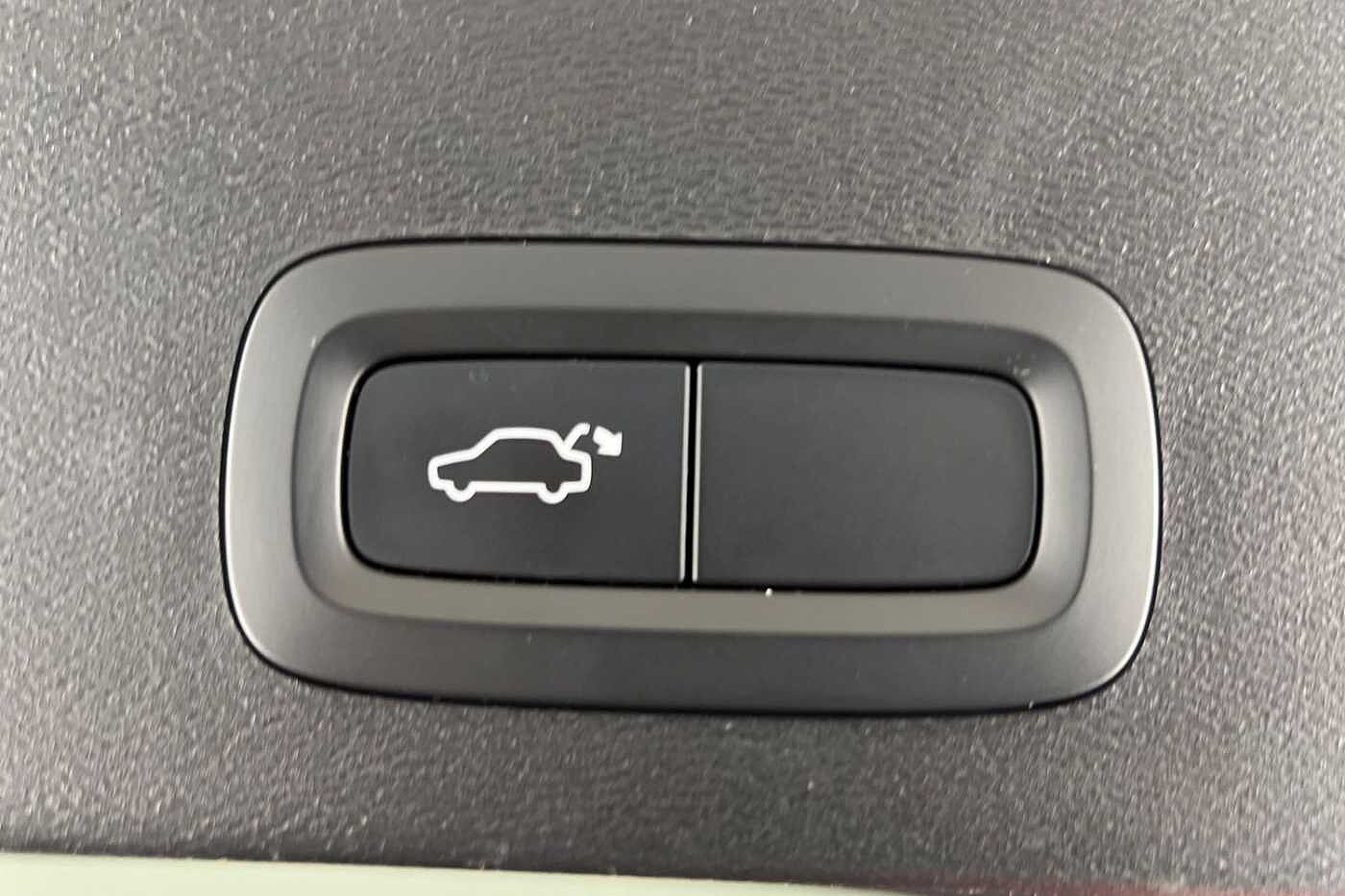 Used Volvo XC40 2022 for sale - 77035852: Photo 22