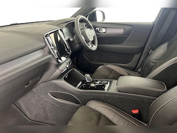Used Volvo XC40 2022 for sale - 77035852: Photo
