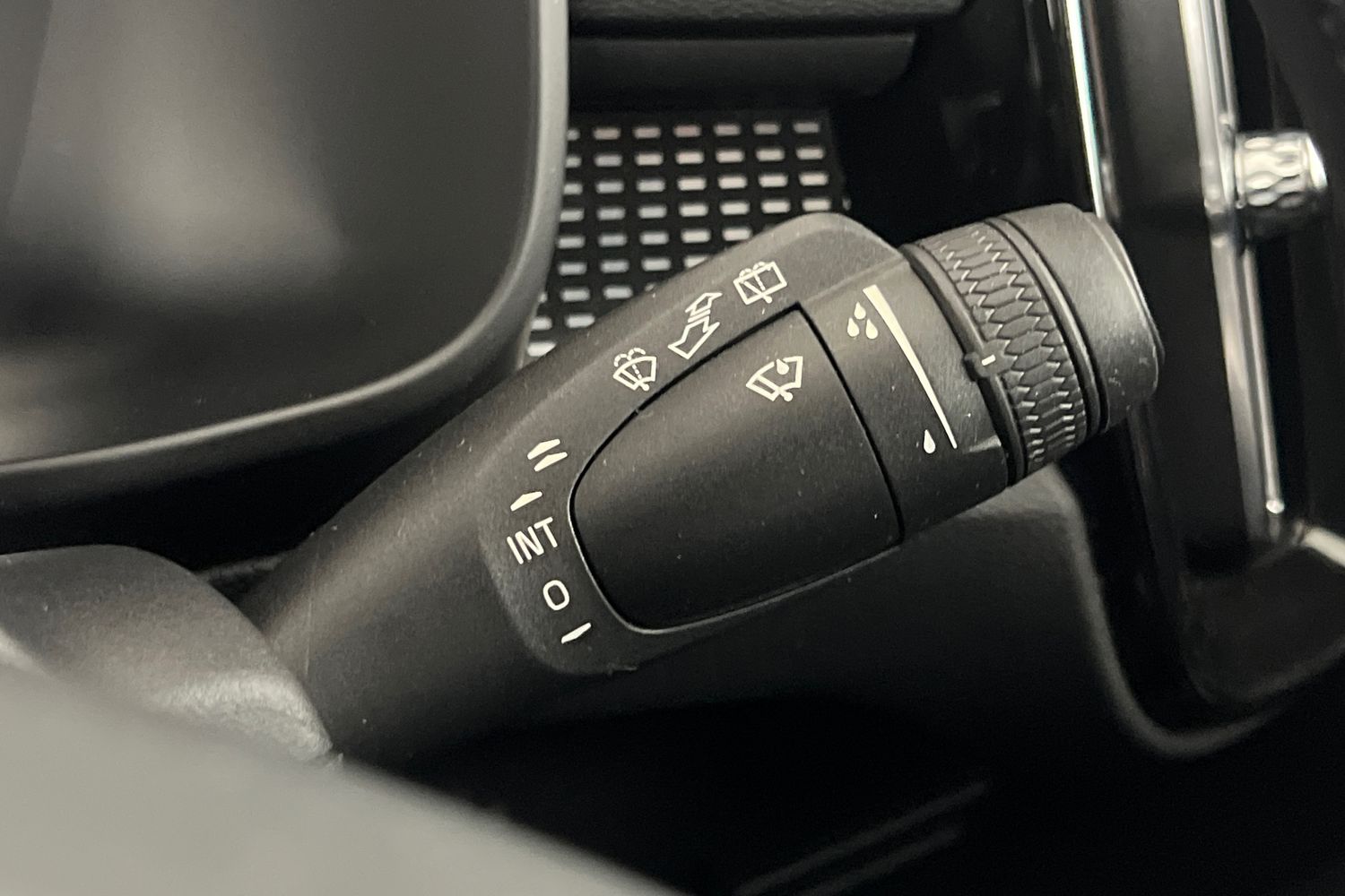 Used Volvo XC40 2022 for sale - 77035852: Photo 36