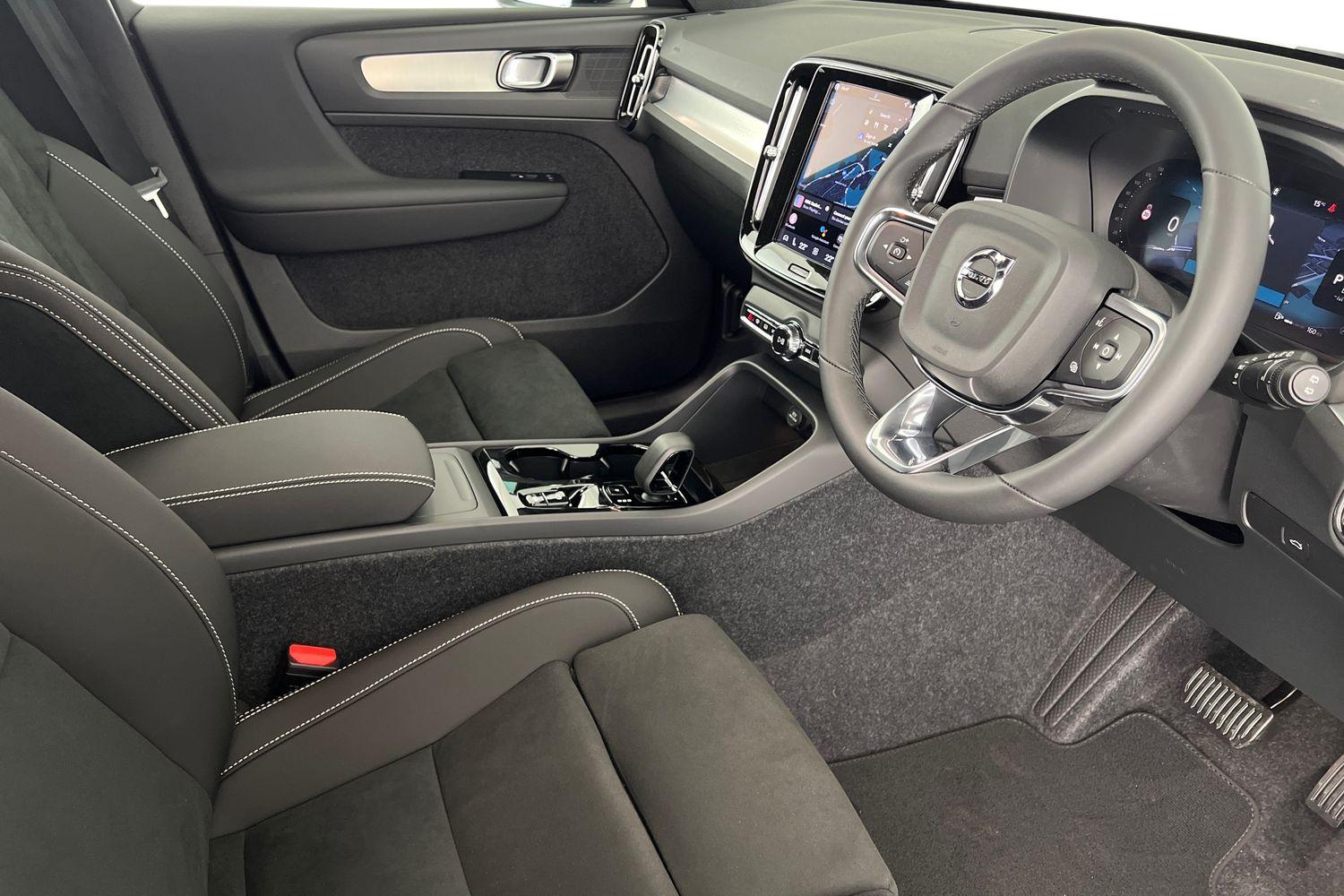 Used Volvo XC40 2025 for sale - 76614949: Photo 10