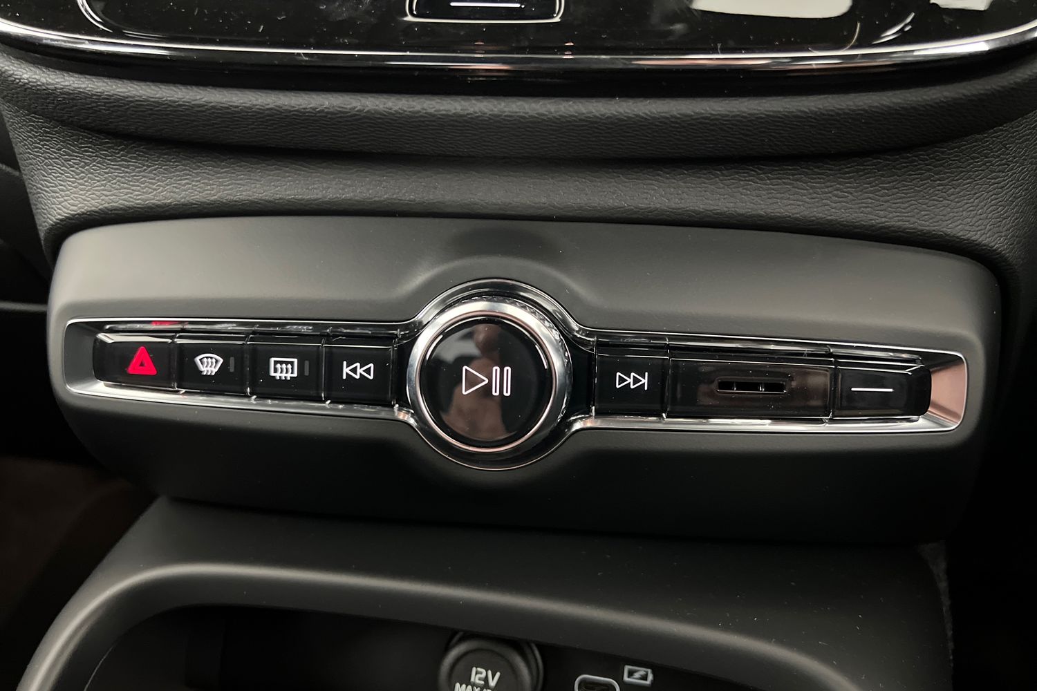 Used Volvo XC40 2025 for sale - 76614949: Photo 14