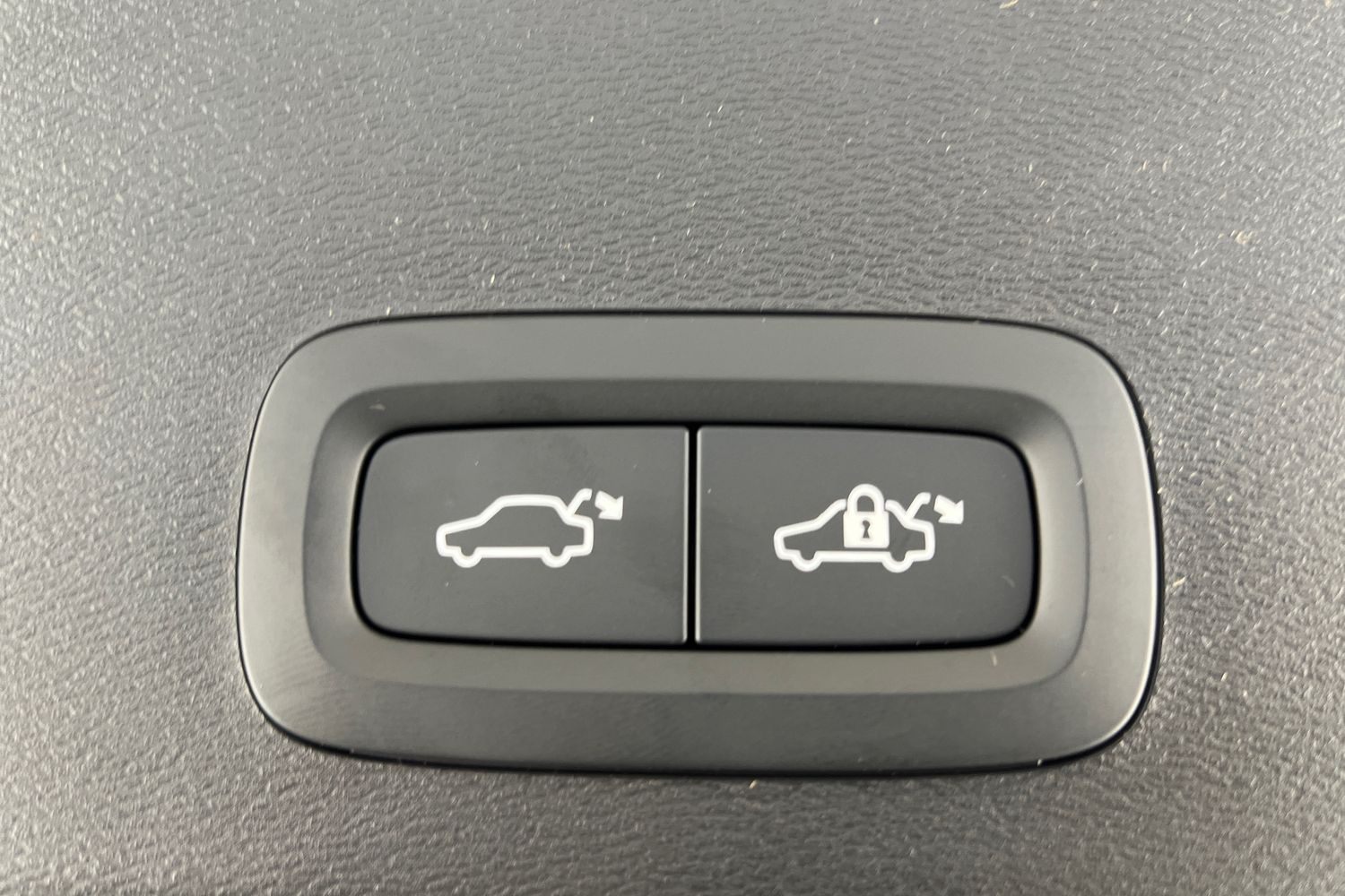 Used Volvo XC40 2025 for sale - 76614949: Photo 22