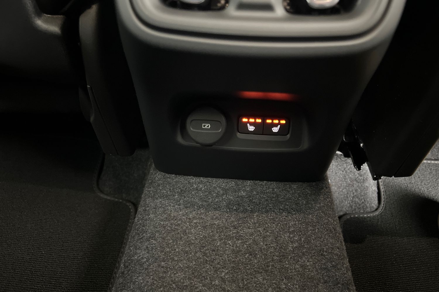 Used Volvo XC40 2025 for sale - 76614949: Photo 28