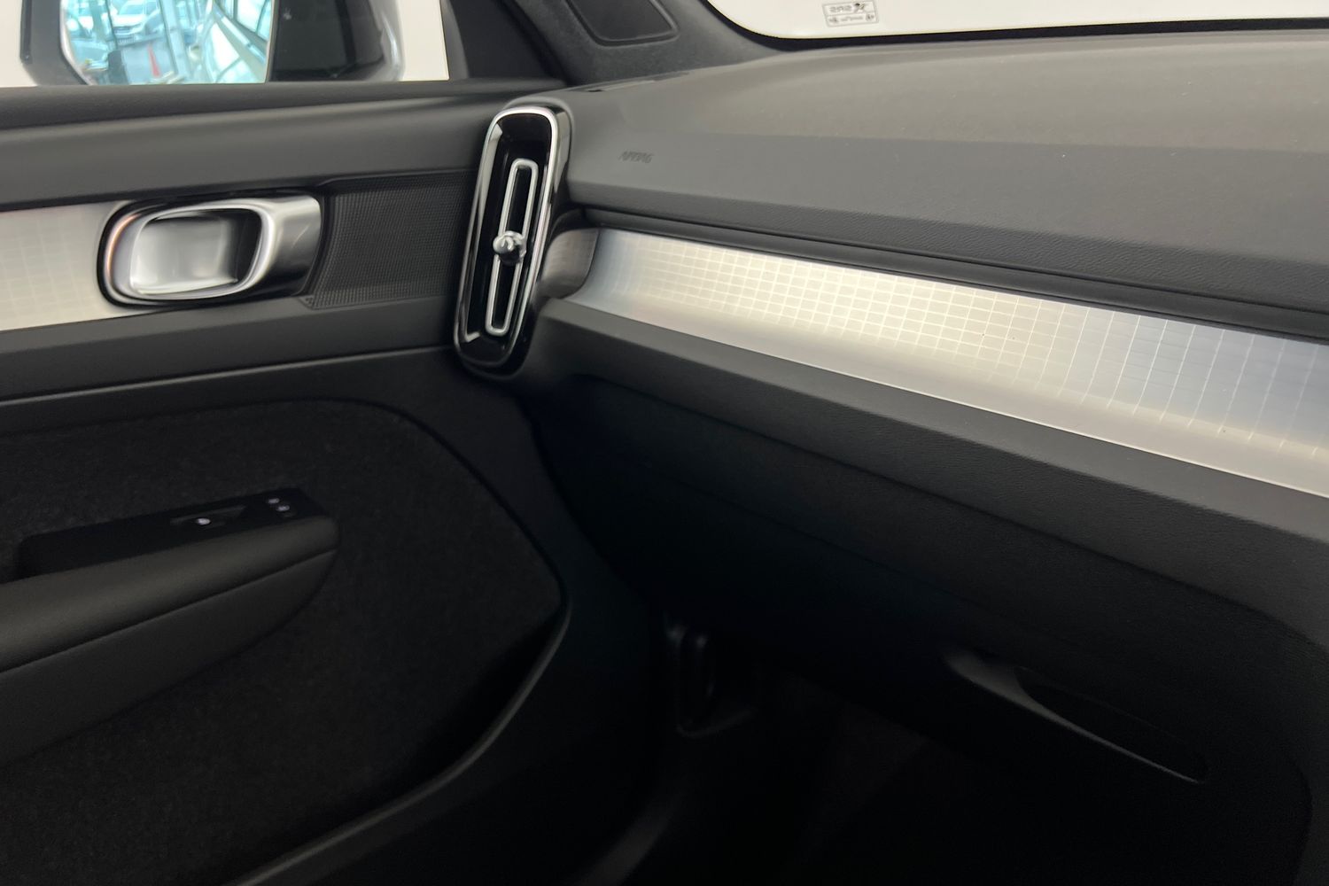 Used Volvo XC40 2025 for sale - 76614949: Photo 34