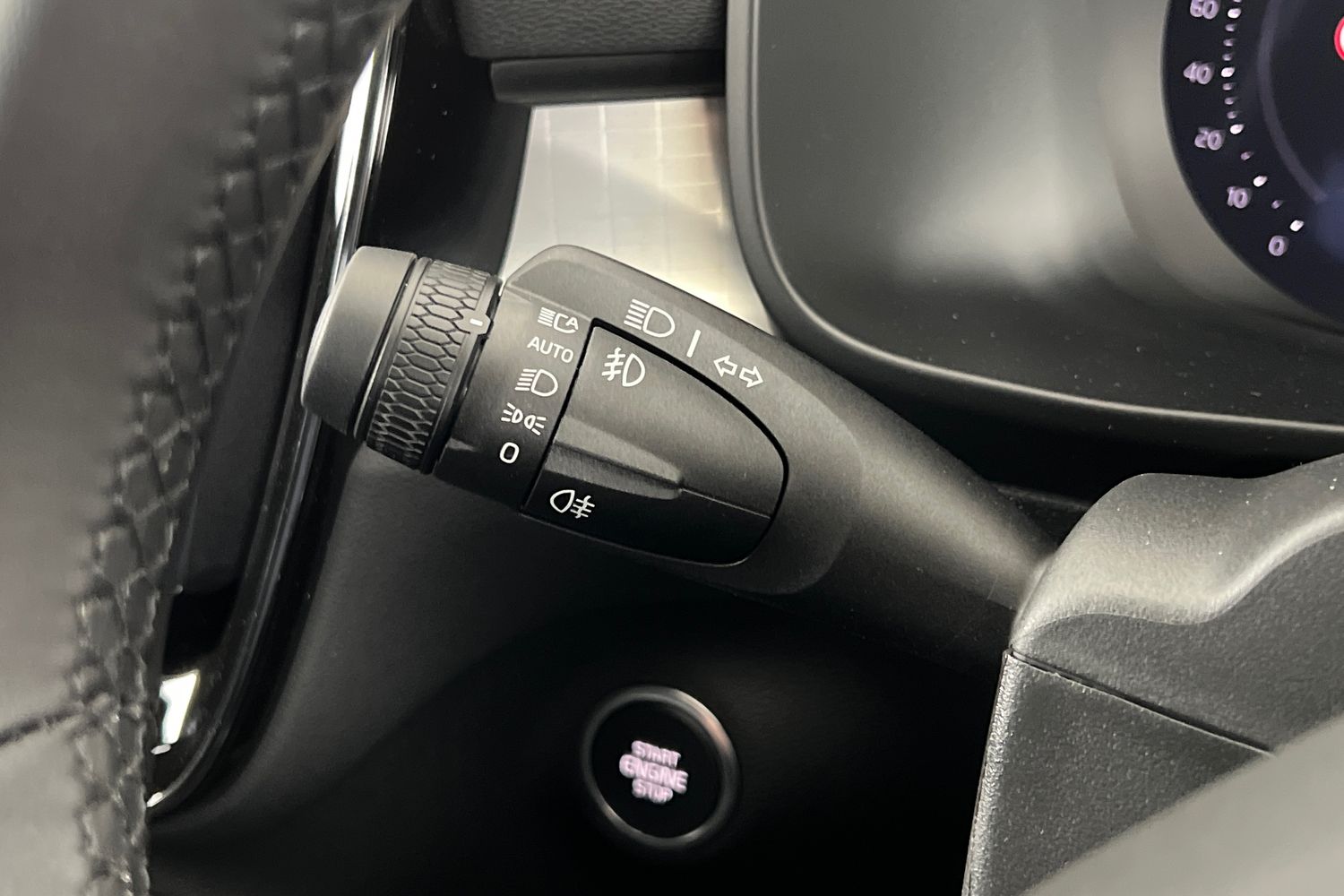 Used Volvo XC40 2025 for sale - 76614949: Photo 35