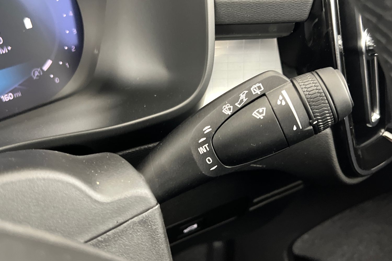 Used Volvo XC40 2025 for sale - 76614949: Photo 36