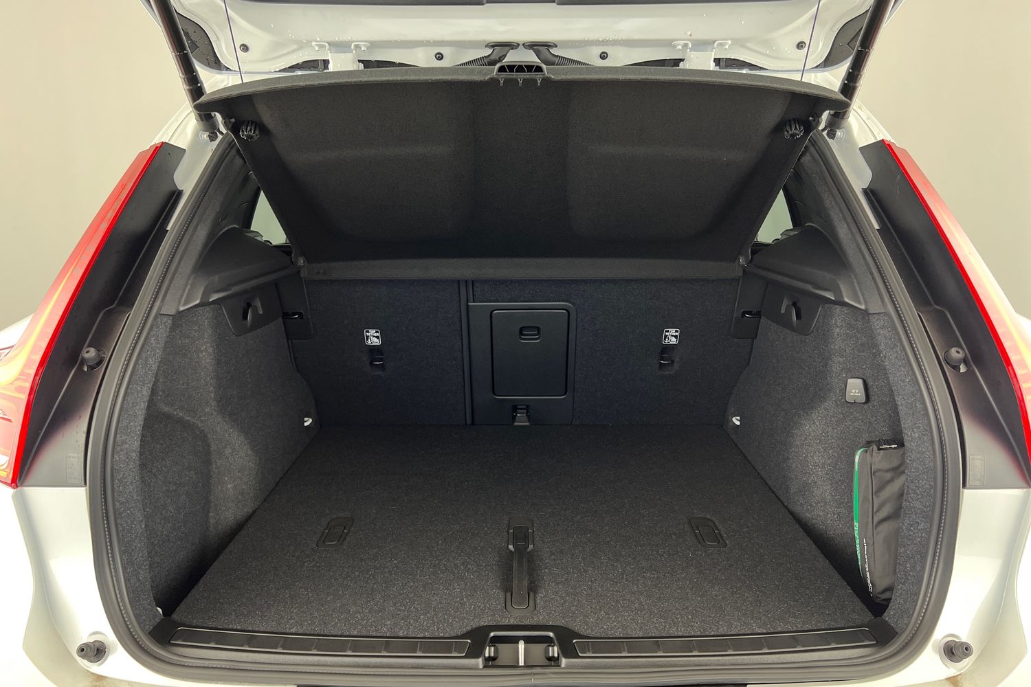 Used Volvo XC40 2025 for sale - 76614949: Photo 8