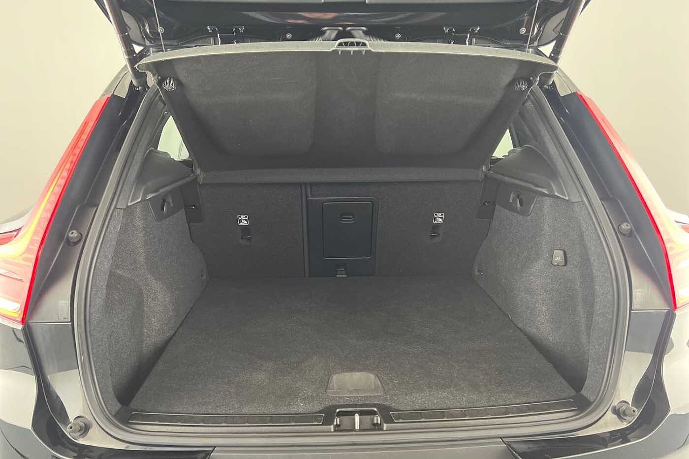 Used Volvo XC40 2022 for sale - 76984179: Photo 8