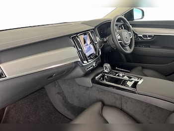 Used Volvo V90 2025 for sale - 75439664: Photo