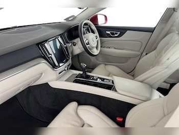 Used Volvo V60 2019 for sale - 76079167: Photo