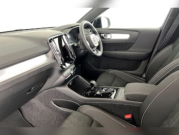 Used Volvo XC40 2026 for sale - 79445981: Photo