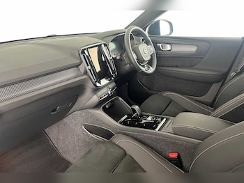 Used Volvo XC40 2024 for sale - 77762755: Photo