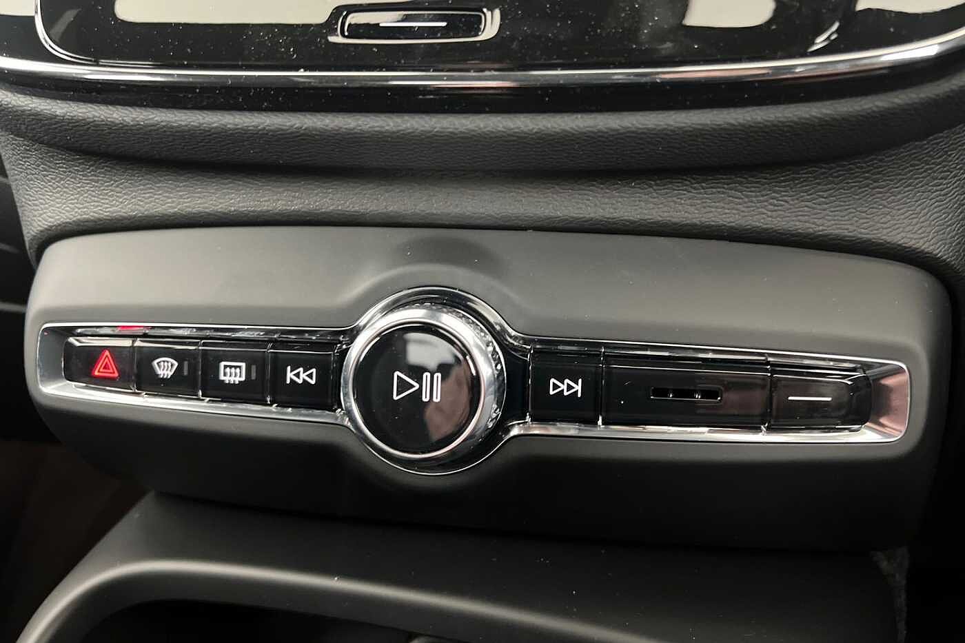 Used Volvo XC40 2025 for sale - 77035860: Photo 14