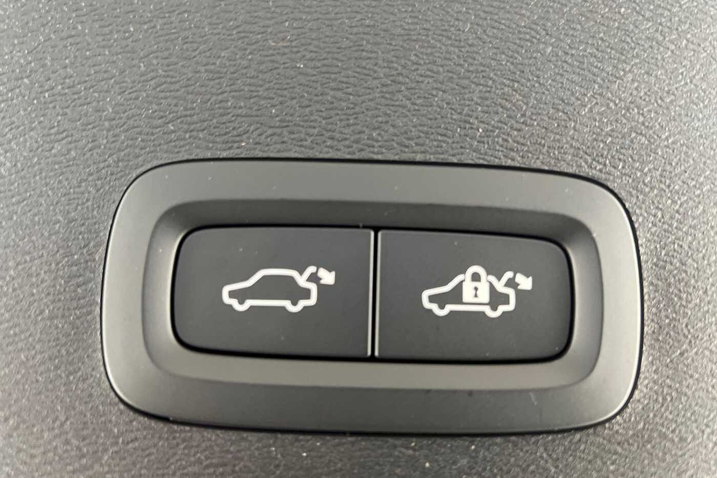 Used Volvo XC40 2025 for sale - 77035860: Photo 22