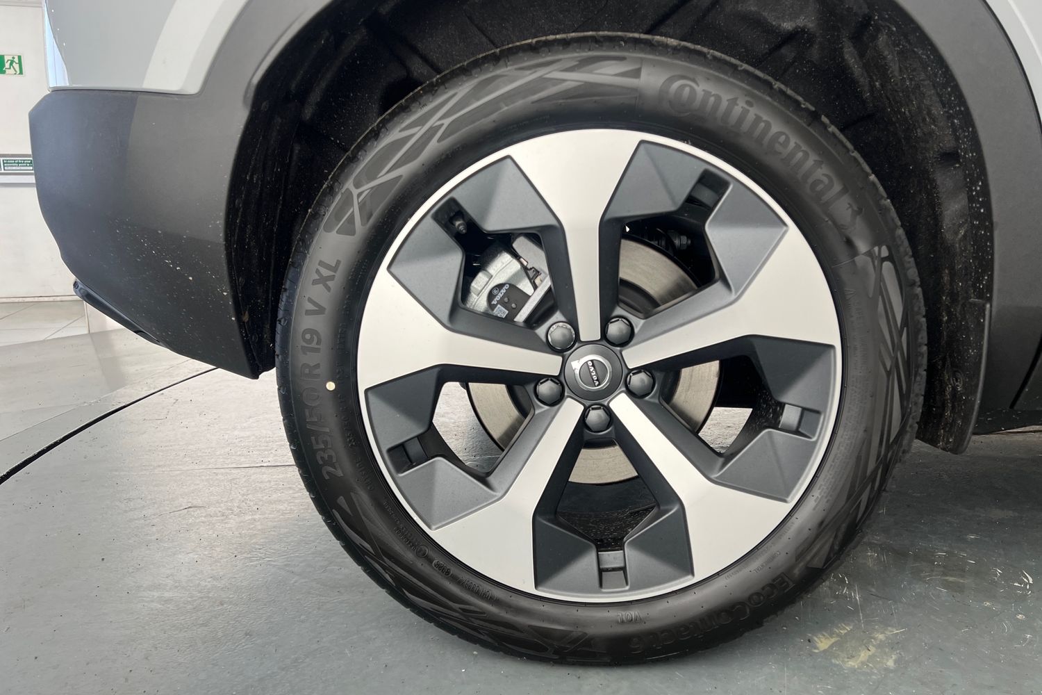 Used Volvo XC40 2025 for sale - 77035860: Photo 24