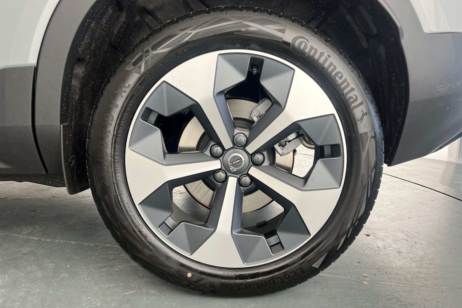 Used Volvo XC40 2025 for sale - 77035860: Photo 25