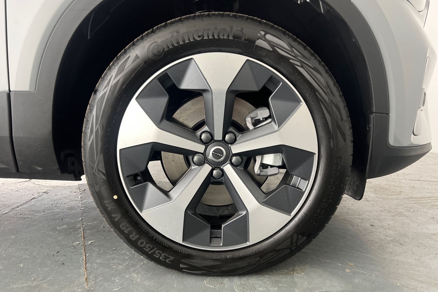 Used Volvo XC40 2025 for sale - 77035860: Photo 5