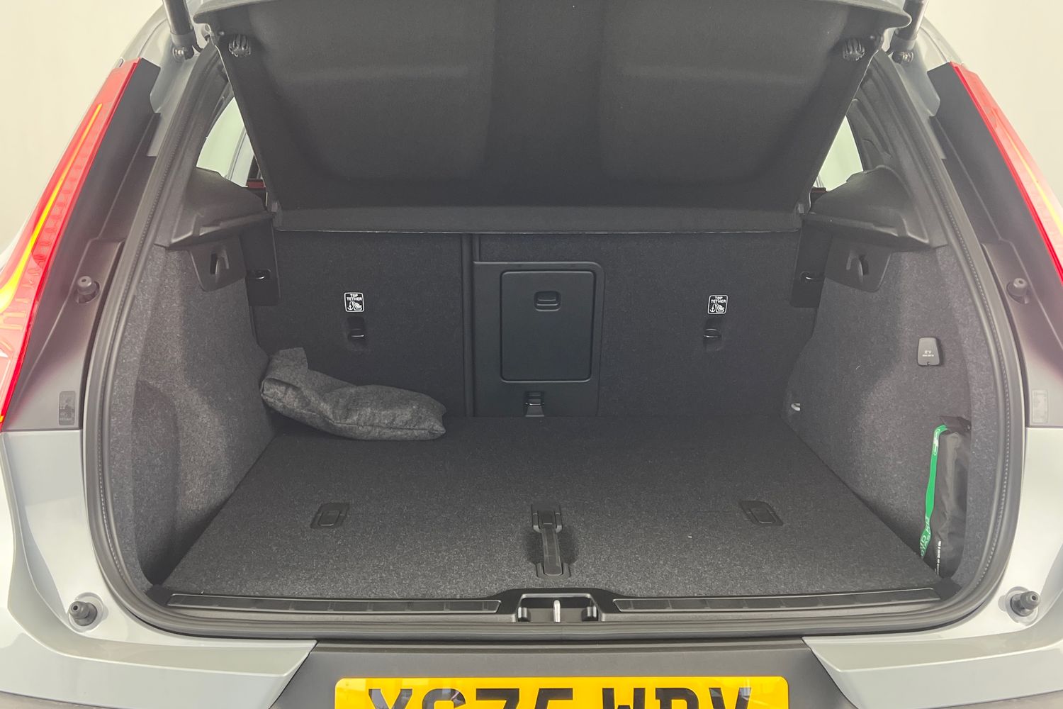 Used Volvo XC40 2025 for sale - 77035860: Photo 8