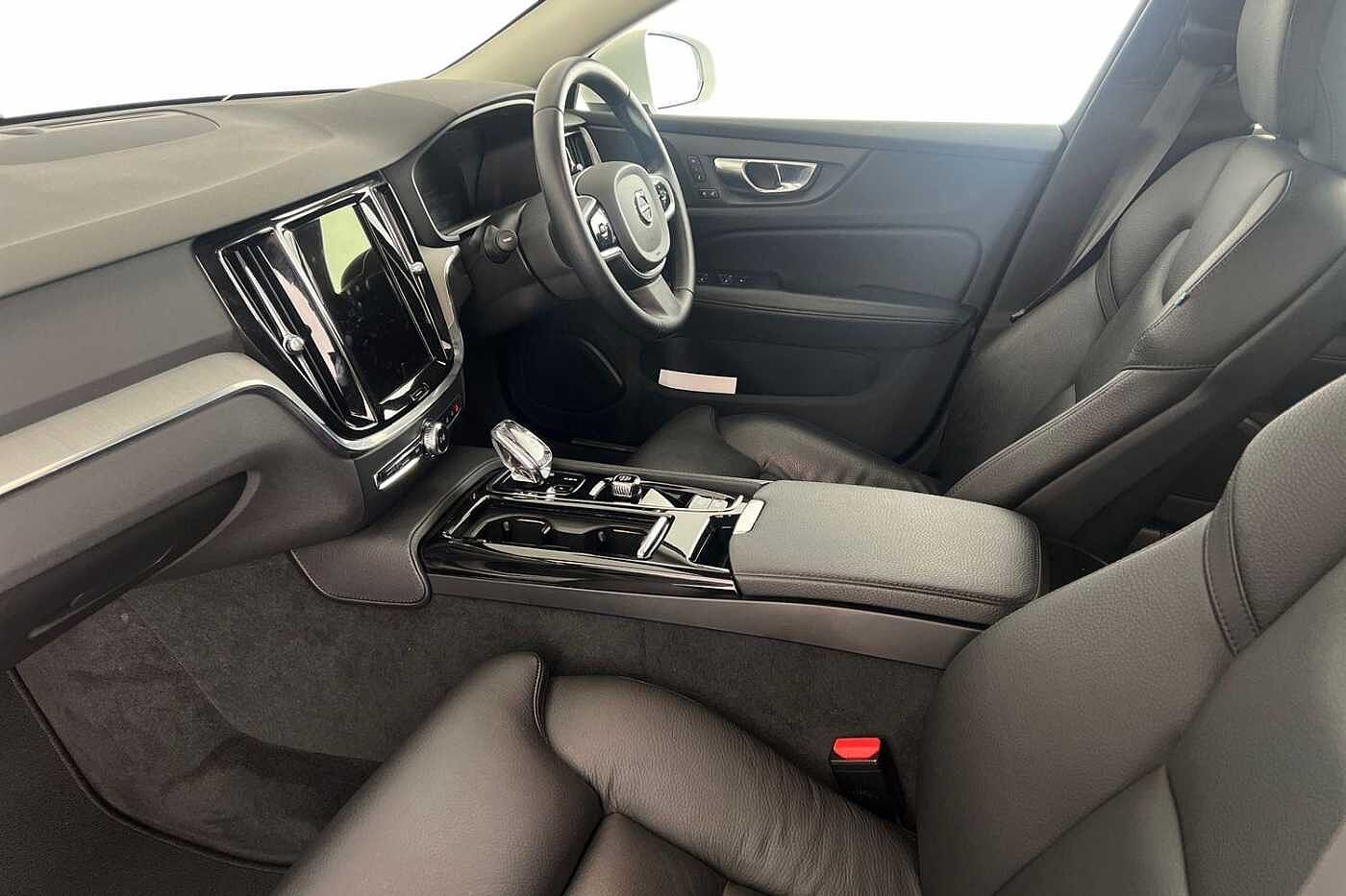 Used Volvo V60 2021 for sale - 76614947: Photo 2