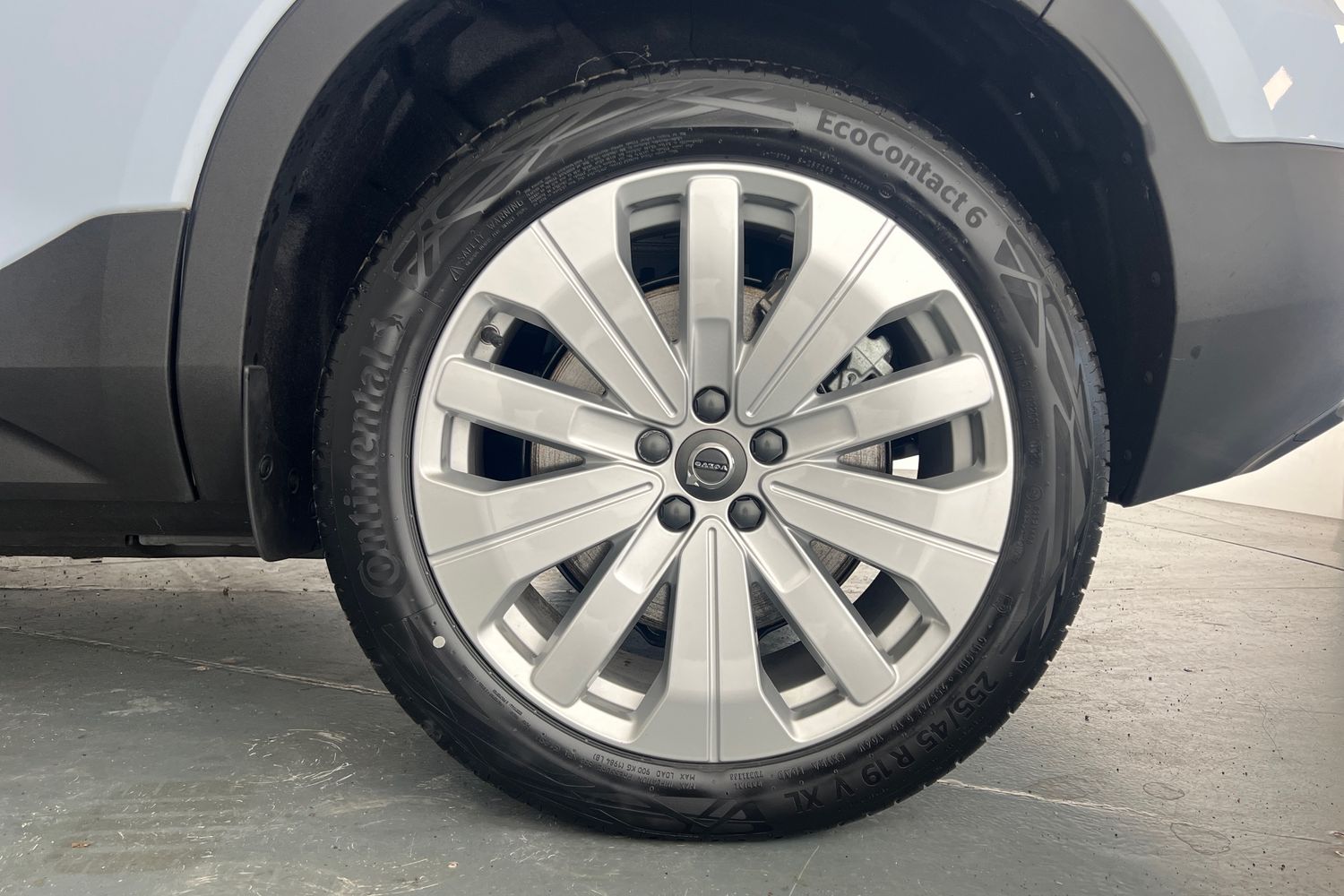 Used Volvo EX40 2025 for sale - 76479758: Photo 25