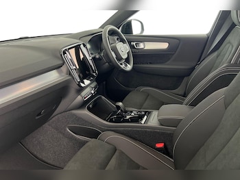 Used Volvo XC40 2026 for sale - 79445991: Photo