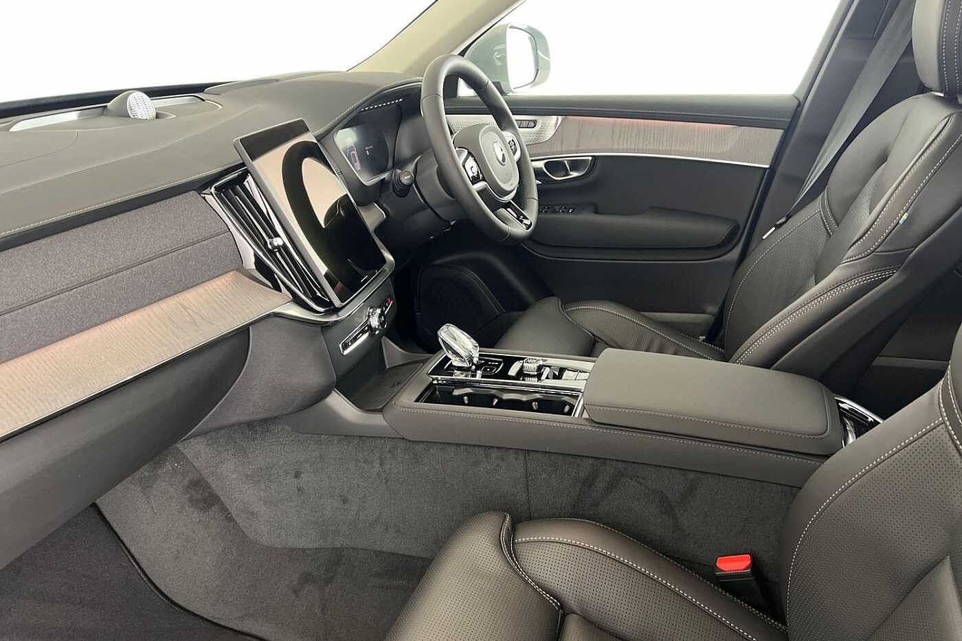 Used Volvo XC90 2025 for sale - 76984176: Photo 2