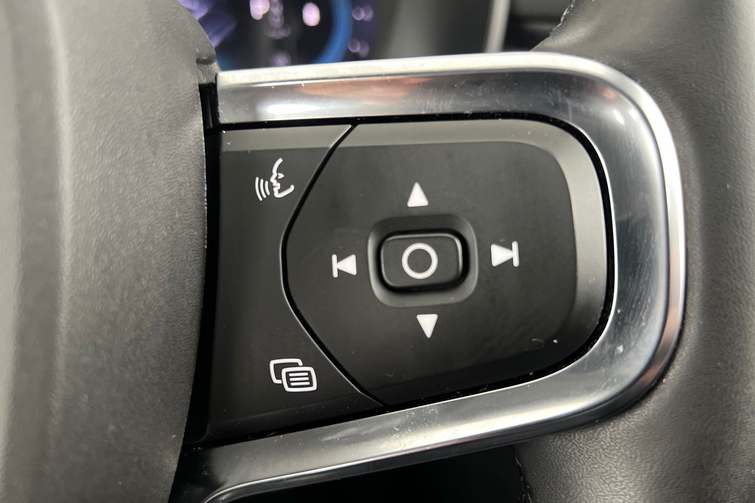 Used Volvo XC40 2022 for sale - 76332262: Photo 12