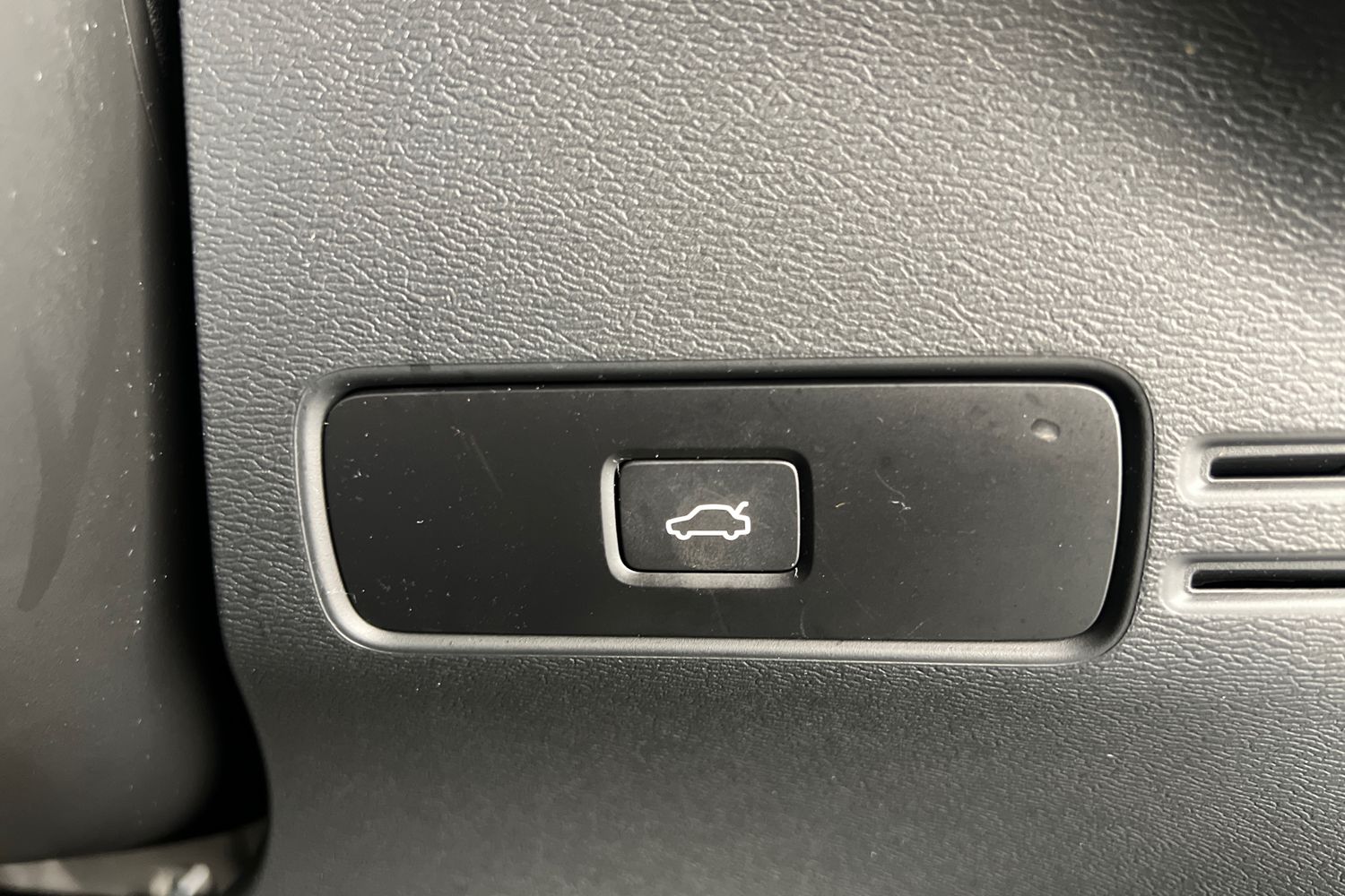 Used Volvo XC40 2022 for sale - 76332262: Photo 38