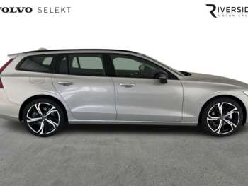 Used Volvo V60 2025 for sale - 74869880: Photo