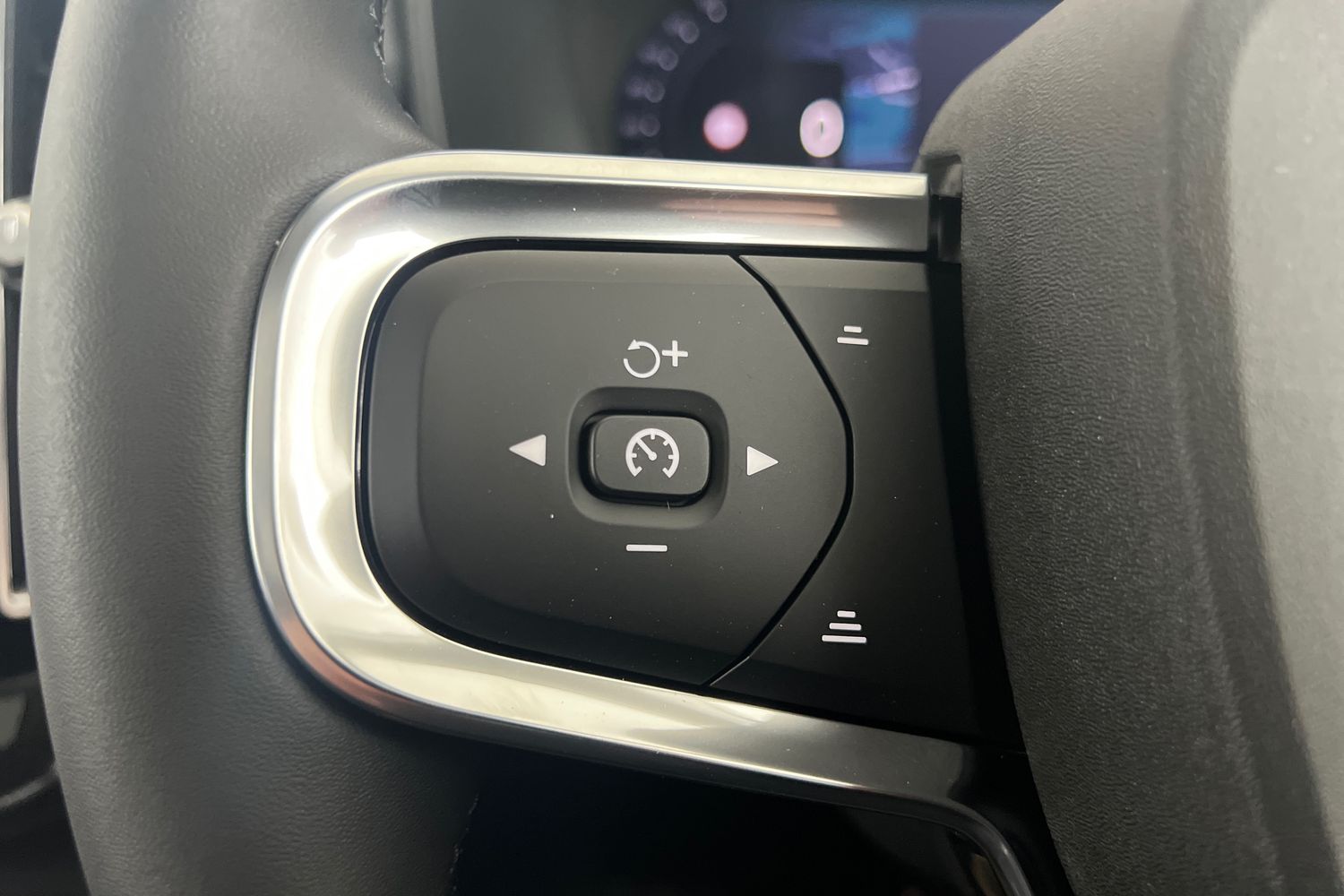 Used Volvo XC40 2025 for sale - 76614924: Photo 11