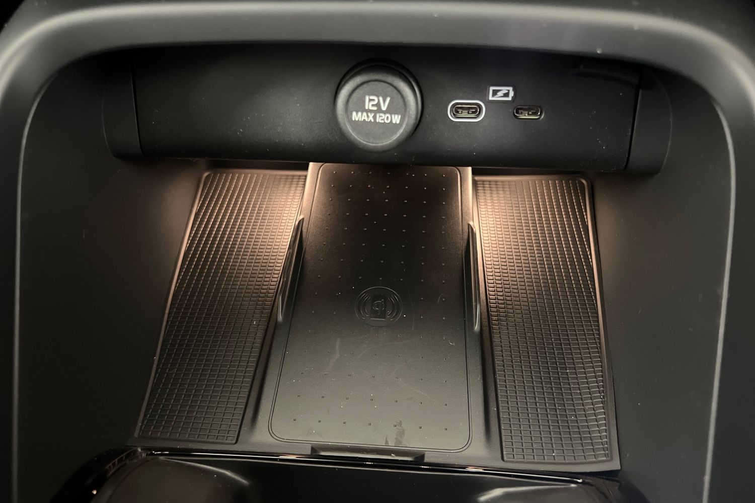 Used Volvo XC40 2025 for sale - 76614924: Photo 37