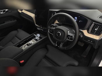 Used Volvo XC60 2025 for sale - 78778913: Photo