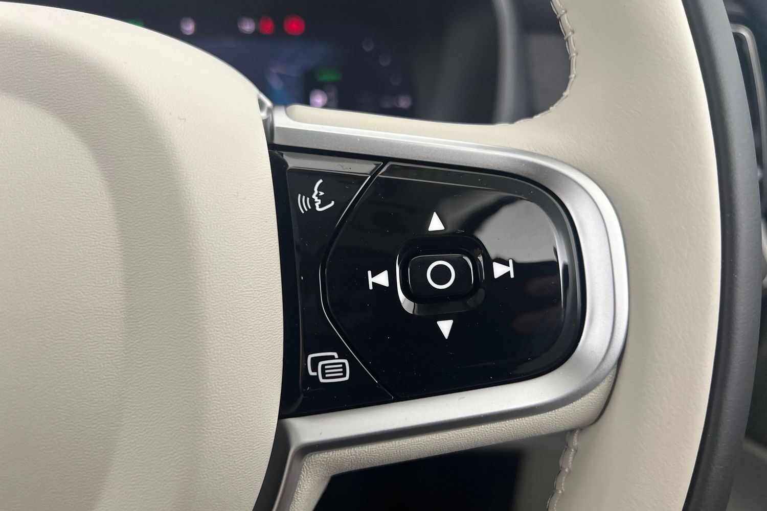 Used Volvo XC90 2025 for sale - 76265660: Photo 12