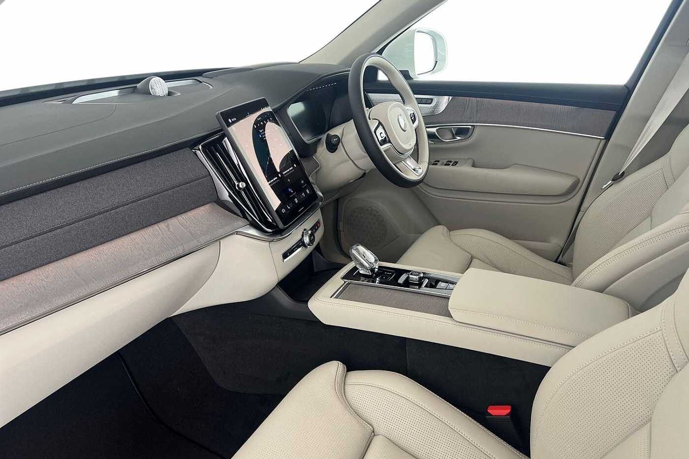 Used Volvo XC90 2025 for sale - 76265660: Photo 2