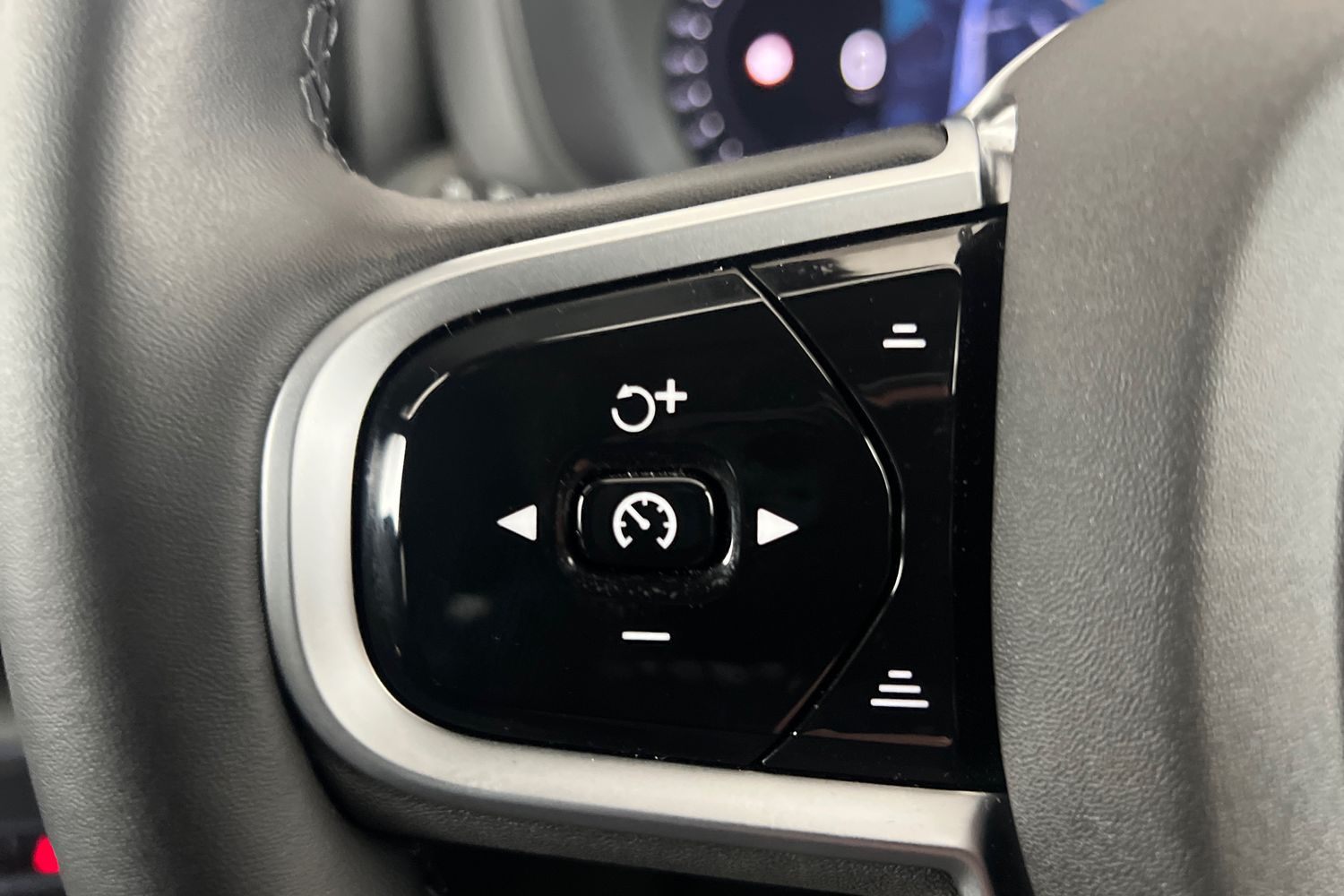 Used Volvo XC60 2025 for sale - 77380974: Photo 11