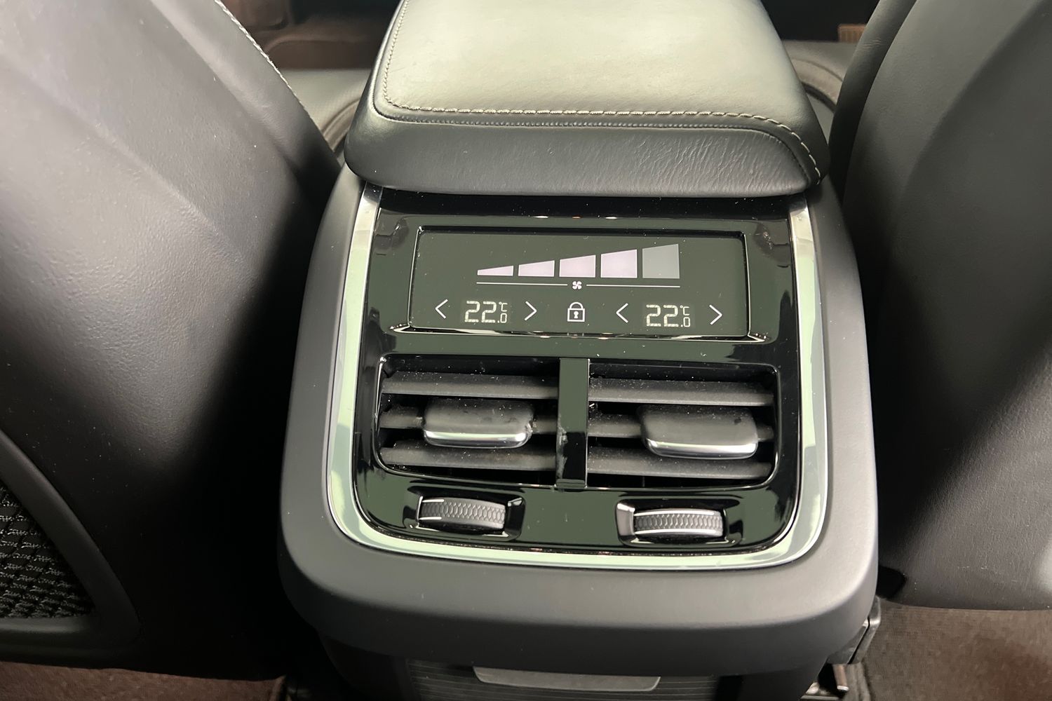 Used Volvo XC60 2019 for sale - 76817871: Photo 30