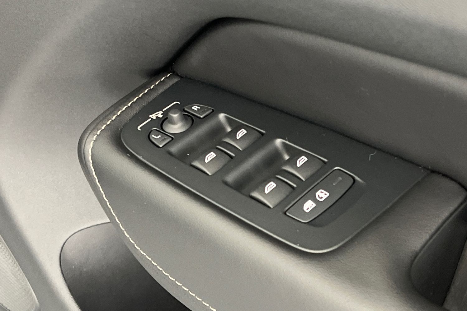 Used Volvo XC60 2019 for sale - 76817871: Photo 32