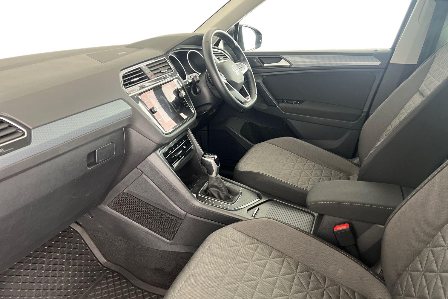 Used Volkswagen Tiguan 2023 for sale - 77434849: Photo 2