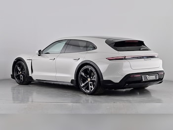 Used Porsche Taycan 2022 for sale - 77476578: Photo