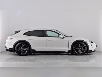 Used Porsche Taycan 2022 for sale - 77476578: Photo