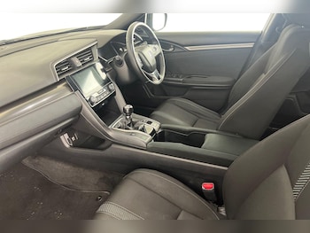 Used Honda Civic 2017 for sale - 76696510: Photo