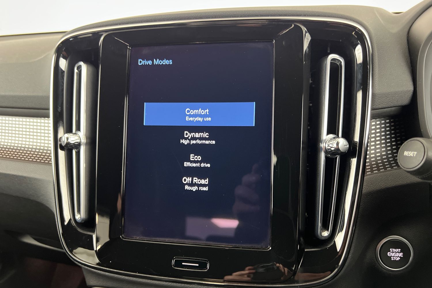 Used Volvo XC40 2021 for sale - 76130803: Photo 32