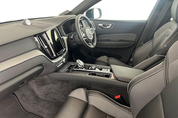 Used Volvo XC60 2024 for sale - 76265632: Photo 2