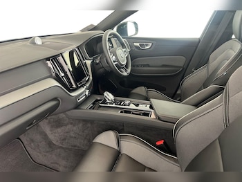 Used Volvo XC60 2024 for sale - 76265632: Photo