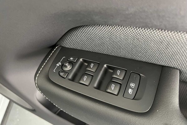 Used Volvo XC60 2024 for sale - 76265632: Photo 31