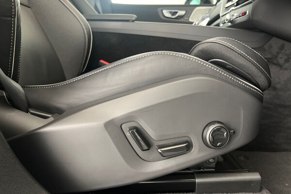 Used Volvo XC60 2024 for sale - 76265632: Photo 32