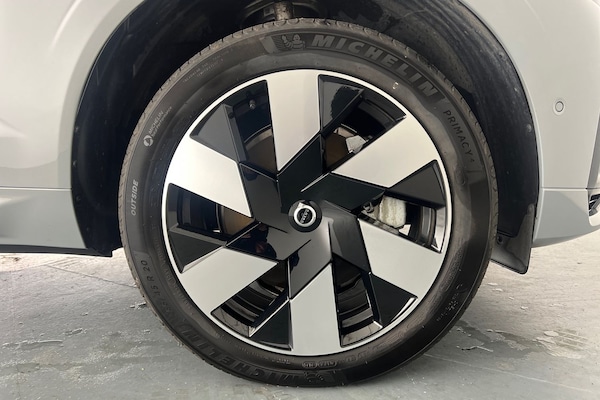 Used Volvo XC60 2024 for sale - 76265632: Photo 5