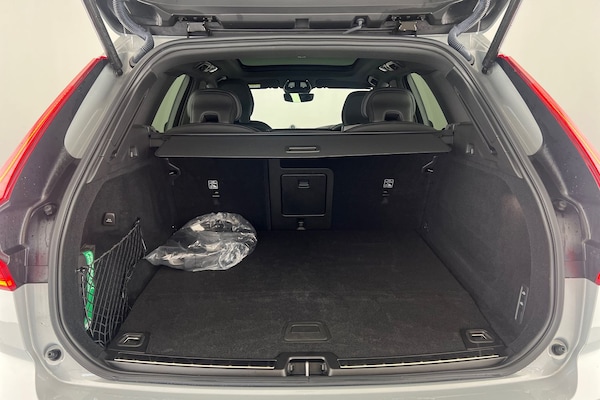 Used Volvo XC60 2024 for sale - 76265632: Photo 8